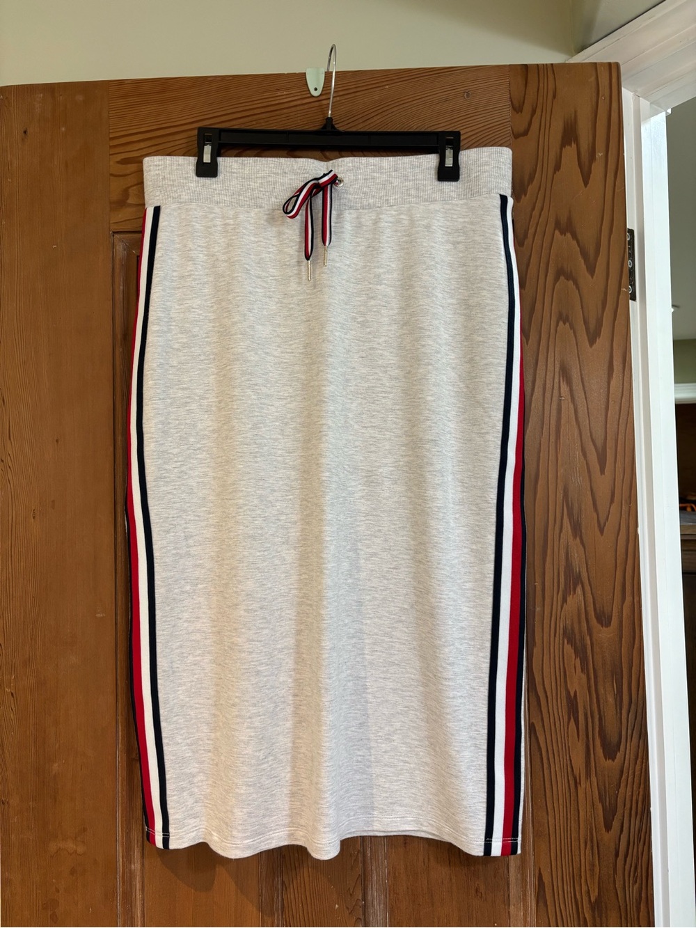 Tommy Hilfiger Light Gray Midi Skirt with Red & Navy Stripe Trim Size Large